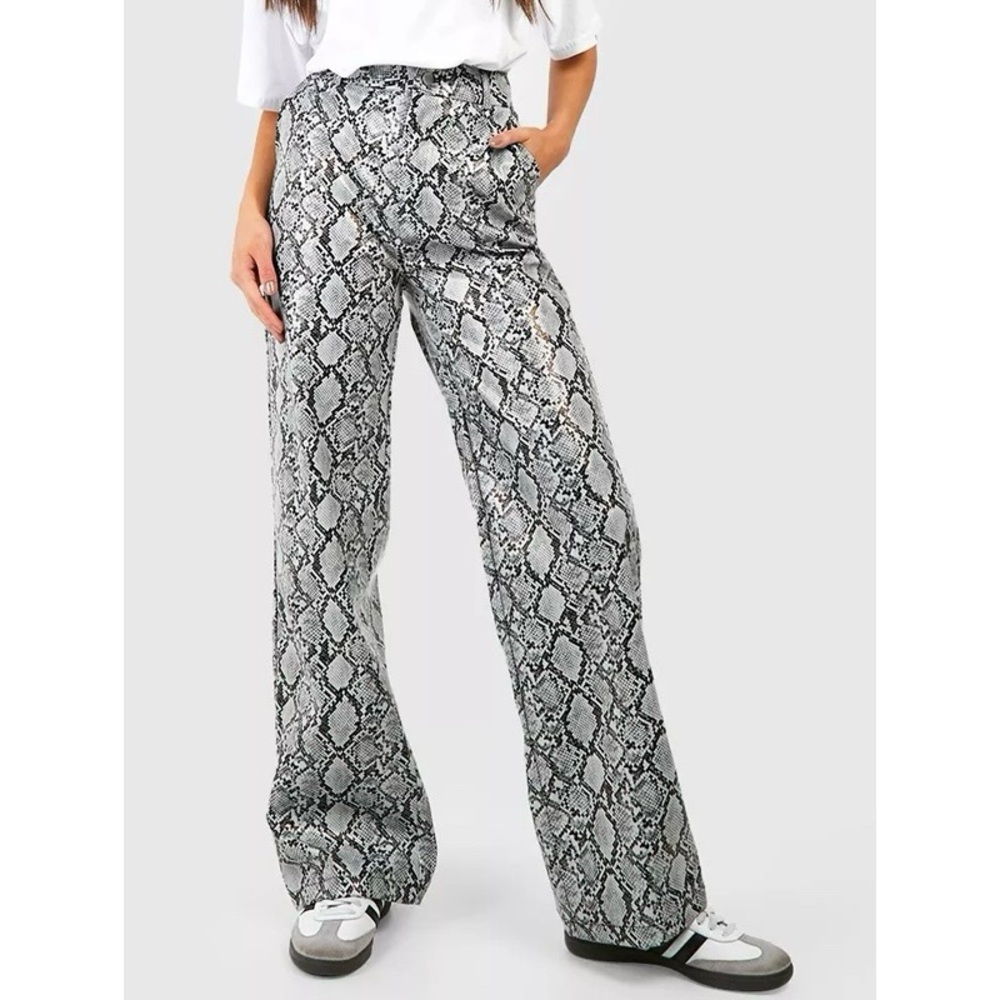 Disclosure Women’s Snake Print Baggy Wide Leg Jeans Size 5 / 27 White Black NWOT